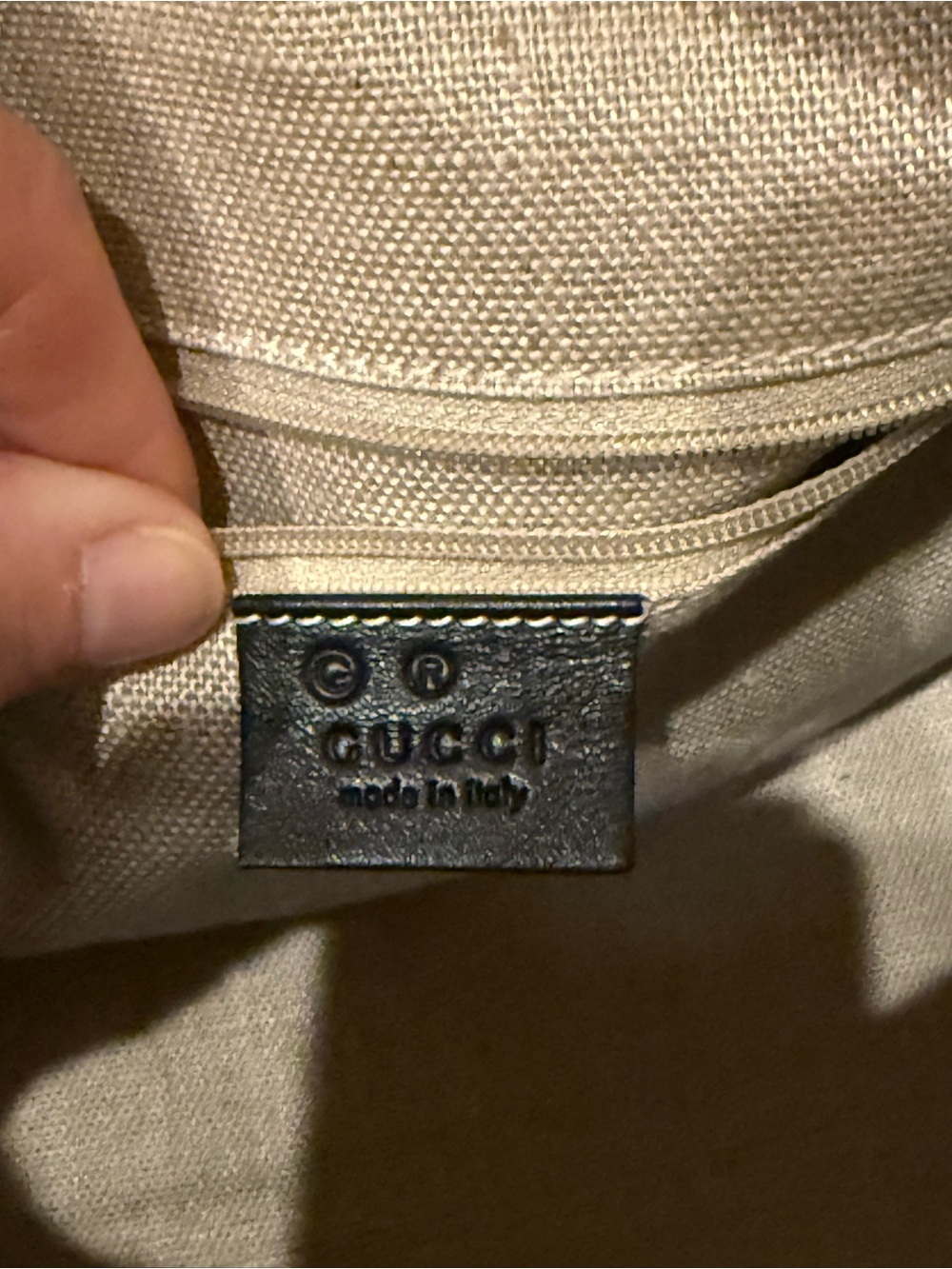 Gucci Microguccissima Boston bag with top handles and detachable shoulder strap. - Picture 10 of 16